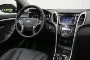 hyundai i30 2015 cockpit fahrt
