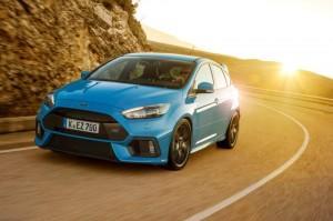 Ford Focus RS 2016 dynamisch vorne sonnenuntergang