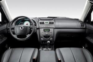 SsangYong_Rexton_W_2016_innen_cockpit