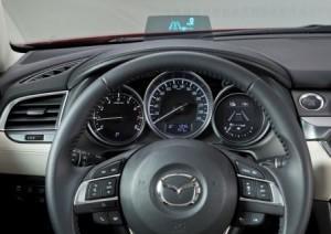 mazda_6_kombi_2016_innen_cockpit_head-up-display