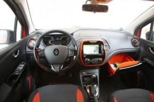 renault_captur_2016_innen_cockpit