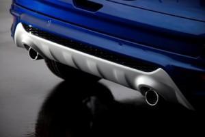 Ford_Kuga_Titanium_2016_ausen_hinten_auspuff