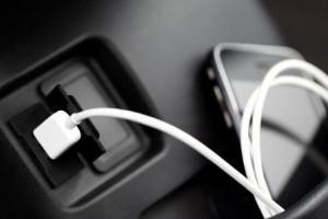 peugeot_ion_2016_innen_cockpit_usb