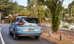 Renault-grand-scenic-2016-ausen-dynamisch-hinten