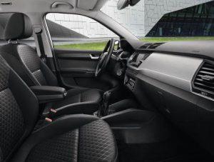 skoda-fabia-combi-drive-2017-innen-vorderstize