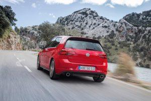 vw-golf-gti-2017-ausen-hinten-dynamisch