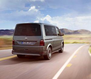 vw-multivan-2016-ausen-hinten-dynamisch