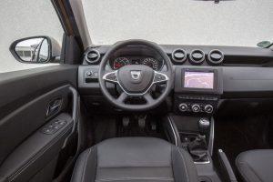 dacia-duster-2018-innen-cockpit-navi