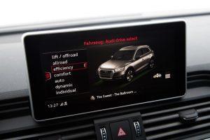 audi-sq5-2018-innen-navi-modi