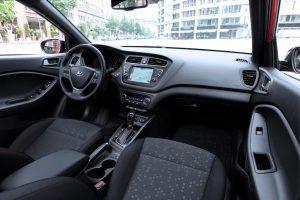 hyundai-i20-2018-innen-cockpit