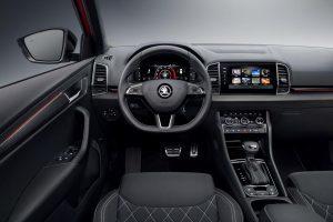 skoda-karoq-sportline-2018-innen-cockpit