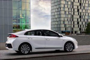 hyundai-ioniq-hybrid-2018-ausen-hinten