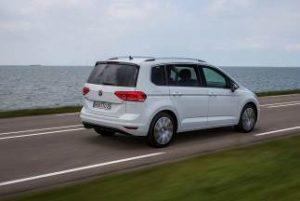 vw-touran-aussen-hinten