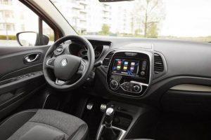 renault-captur-innen-vorne