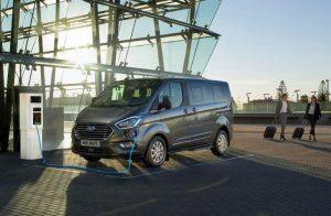 ford-tourneo-custom-2019-aussen-seite