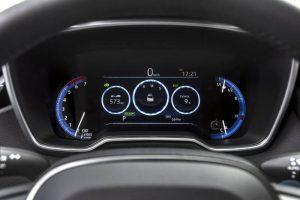 toyota-corolla-limousine-innen-bordcomputer