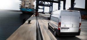 peugeot-boxer-2019-aussen-hinten-dynamisch