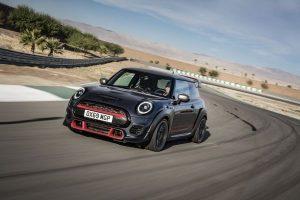 mini-john-cooper-works-gp-2019-aussen-dynamisch