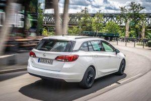 opel-astra-sports-tourer-2019-aussen-dynamisch