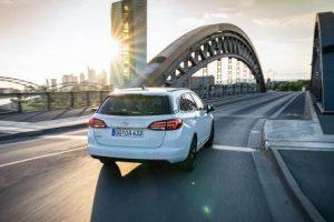 opel-astra-sports-tourer-2019-aussen-hinten