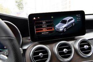 mercedes-glc-plug-in-hybrid-2020-innen-display