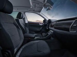 skoda-kodiaq-drive-125-2020-innen-cockpit-seitlich