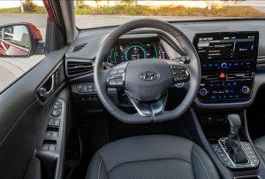 hyundai-ioniq-plug-in-hybrid-2020-innen-cockpit