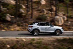 vw-t-roc-2019-aussen-seitlich-dynamisch