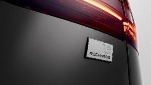 volvo-recharge-aussen-logo-schriftzug