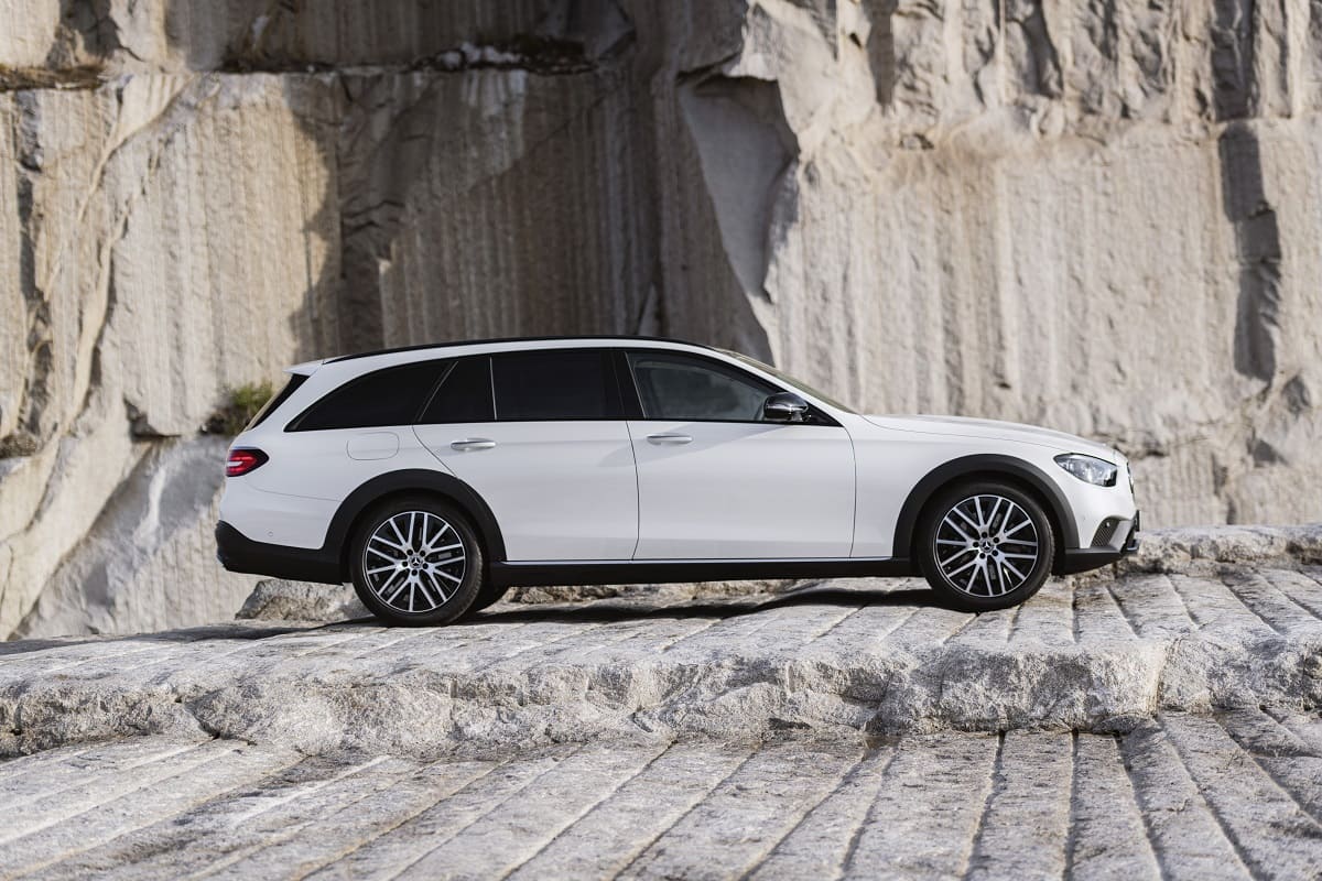 mercedes-e-klasse-t-modell-all-terrain-2020-aussen-seite