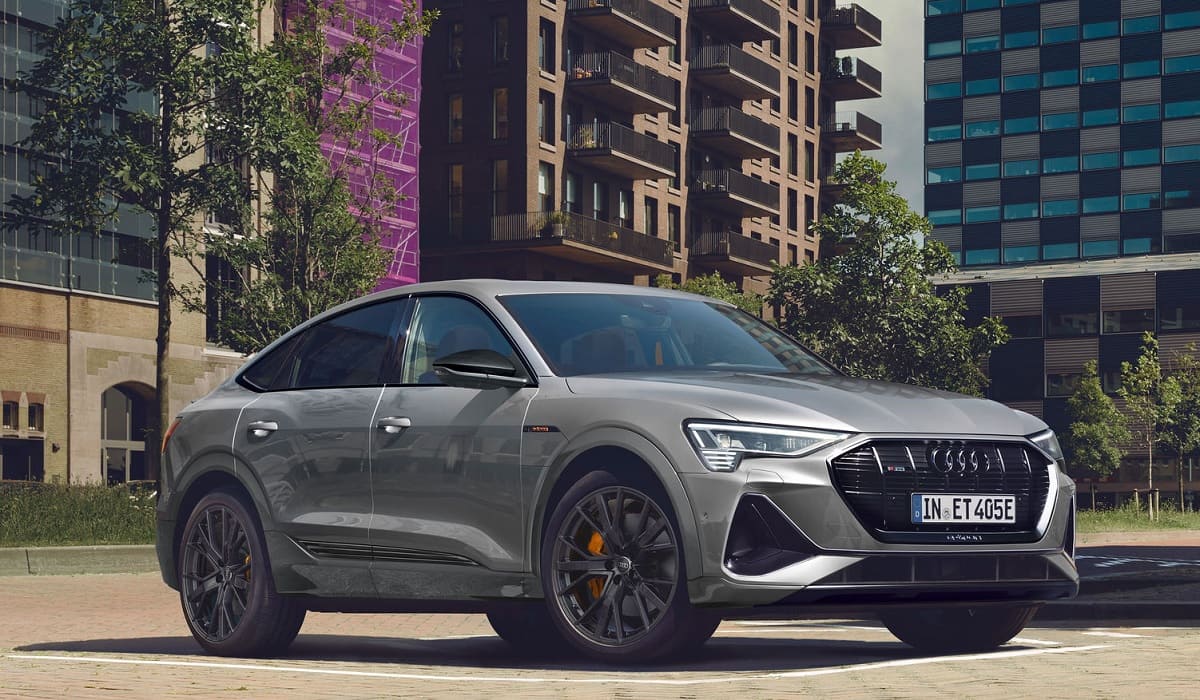 Audi e-tron S line black edition