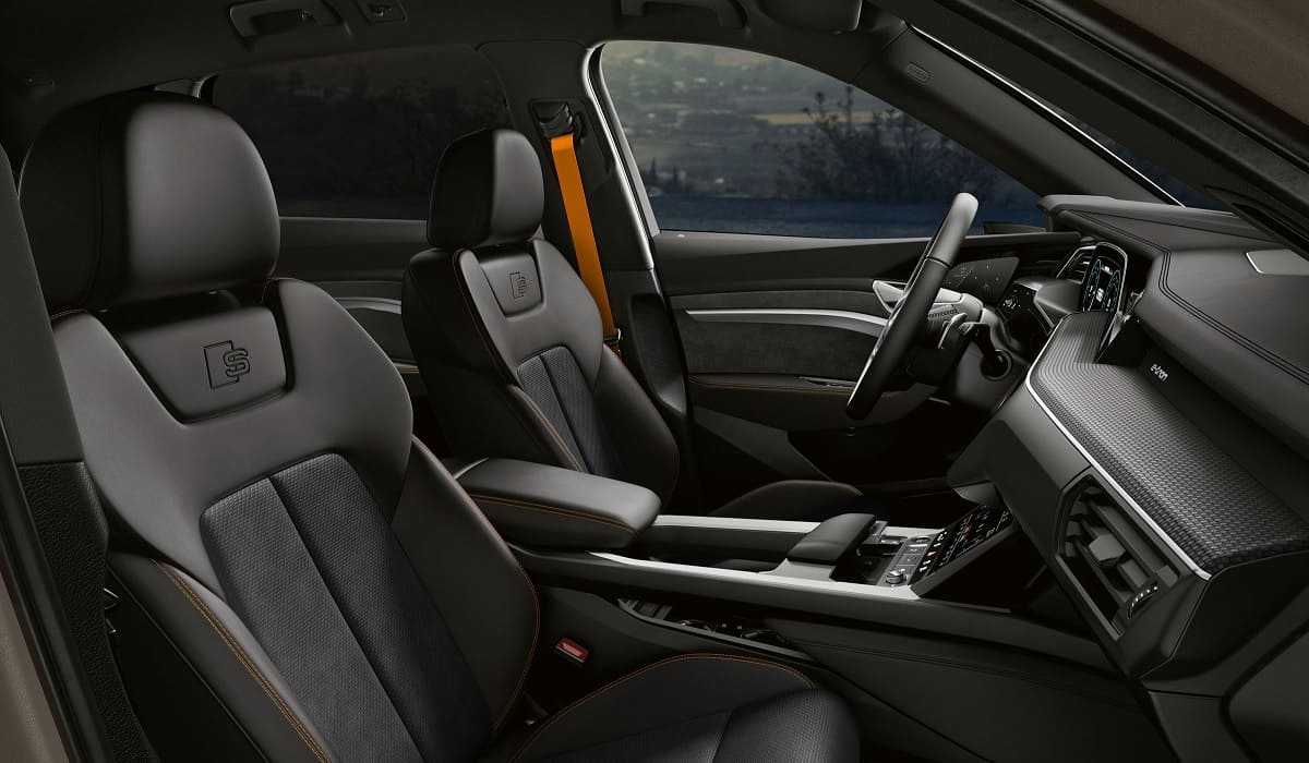 Audi e-tron S line black edition