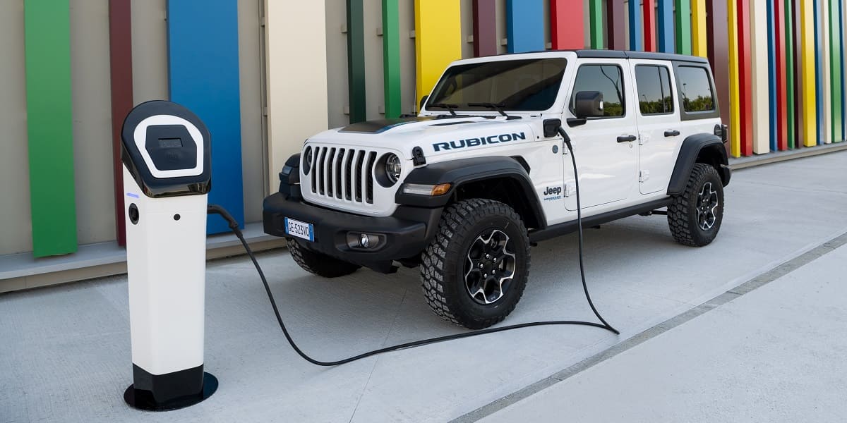 Jeep Wrangler 4xe Sahara & Jeep Wrangler 4xe Rubicon