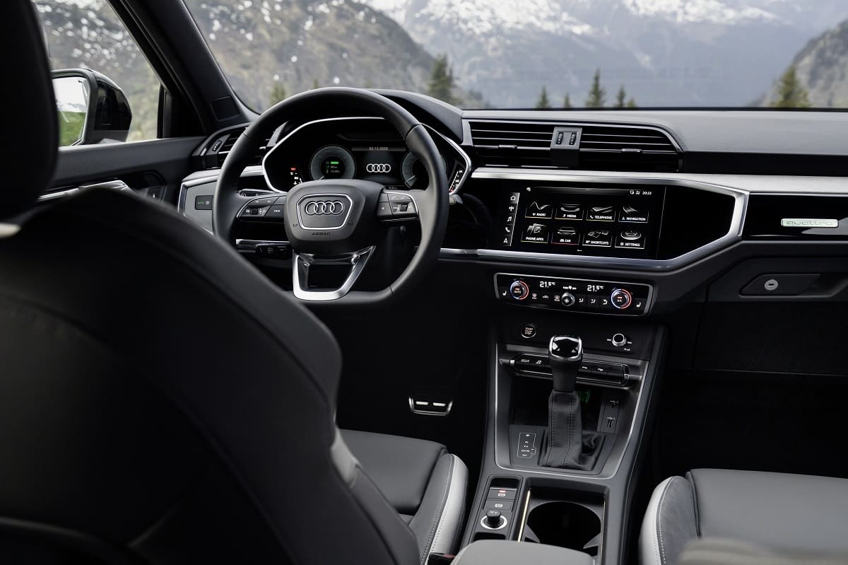 audi-q3-sportback-tfsi-e-2021-innen-cockpit