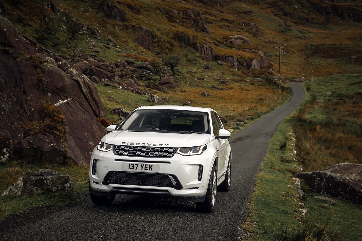 land-rover-discovery-sport-2021-aussen-frontal