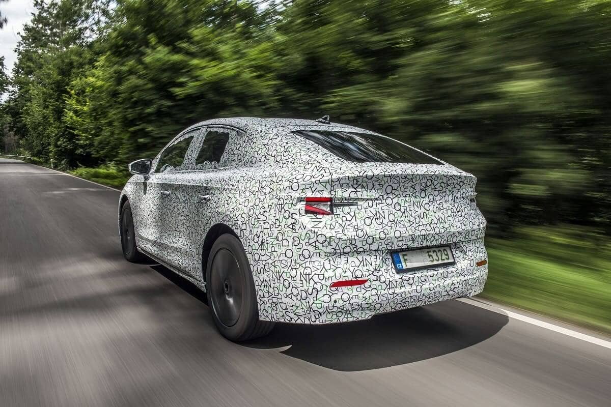 skoda-enyaq-coupe-iV-hinten-2021