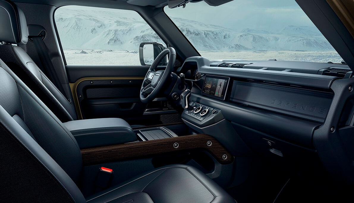 land-rover-defender-phev-2021-innen