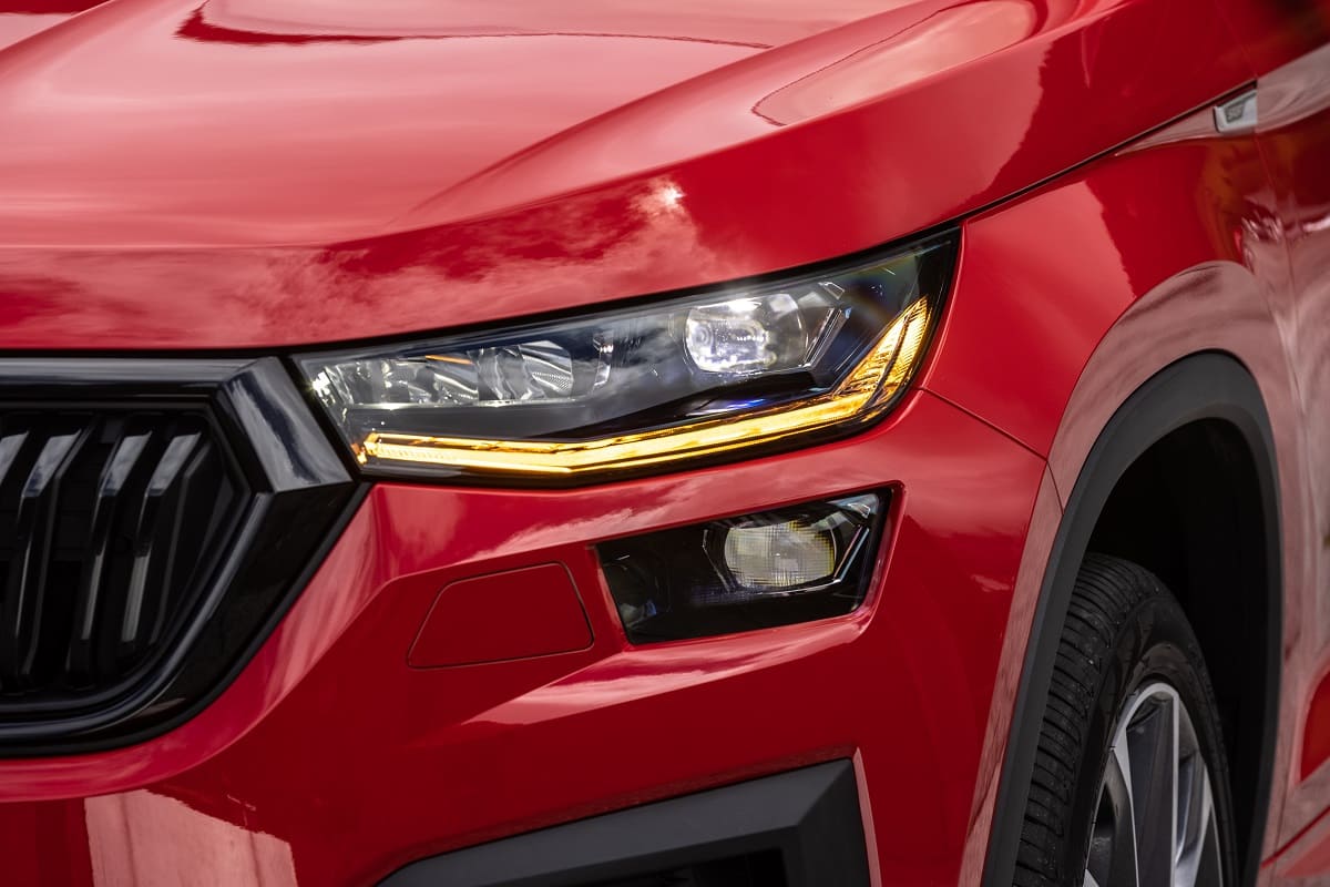 skoda-kodiaq-sportline-2021-aussen-scheinwerfer