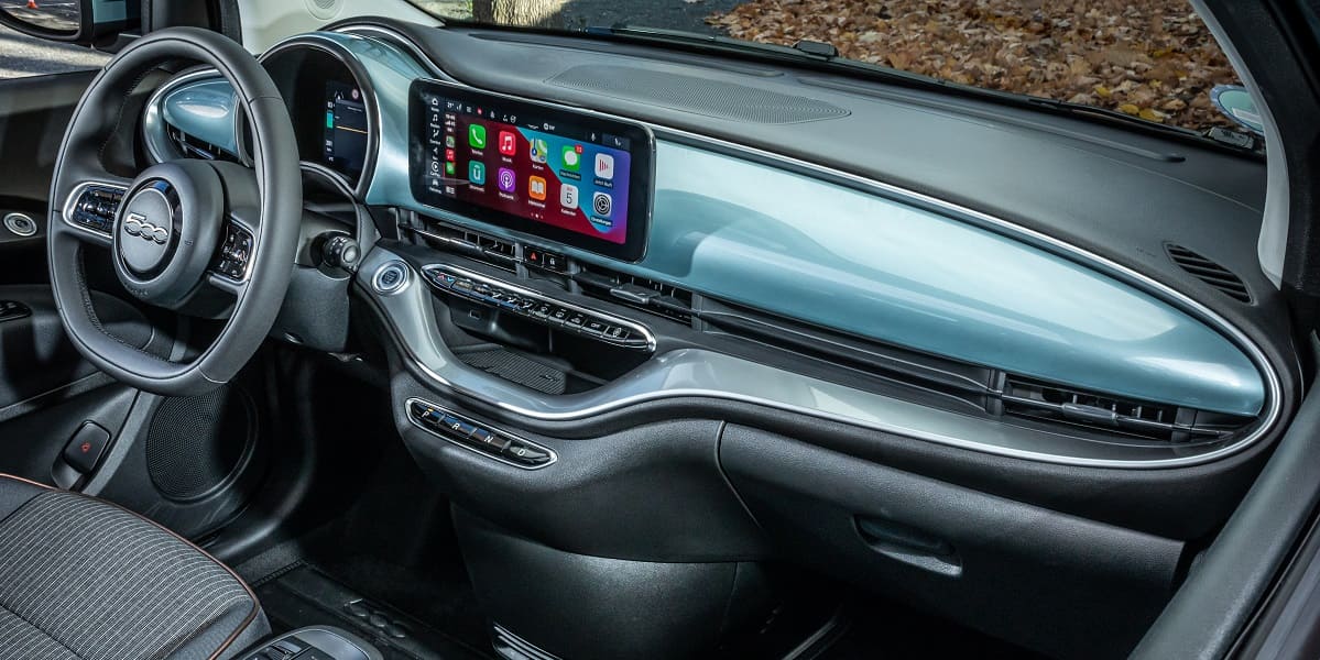 fiat-500ce-2021-innen-cockpit