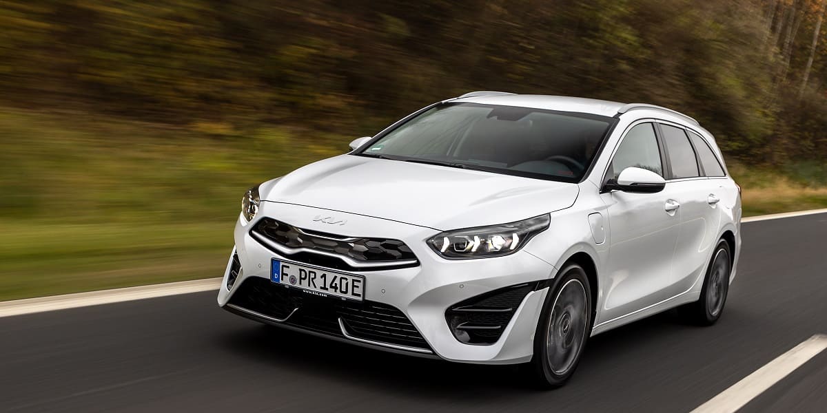 kia-ceed-sportswagon-plug-in-hybrid-2021-aussen-frontal