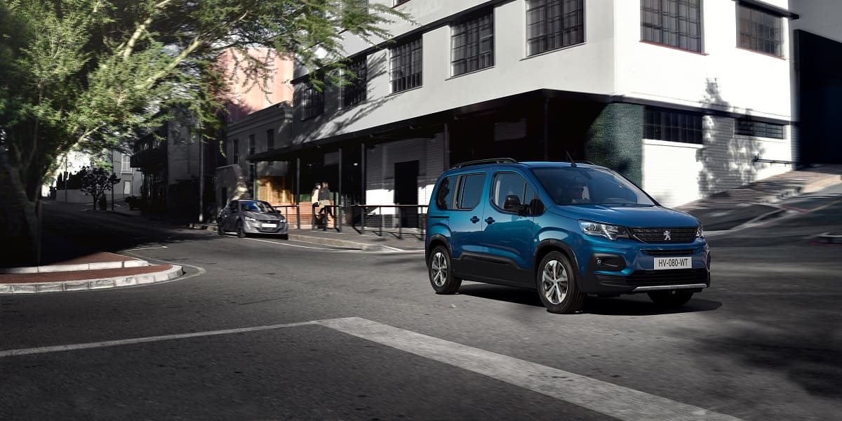 peugeot-e-rifter-2021-aussen-frontal