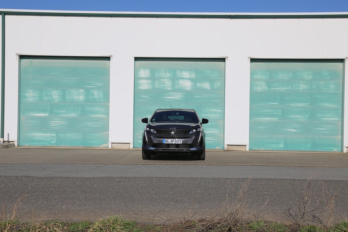 Peugeot 3008 Hybrid4 vorne