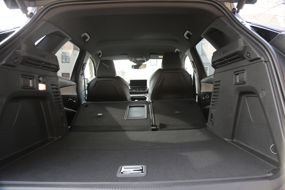 Peugeot 3008 Hybrid4 Kofferraum umgeklappte Rückbank