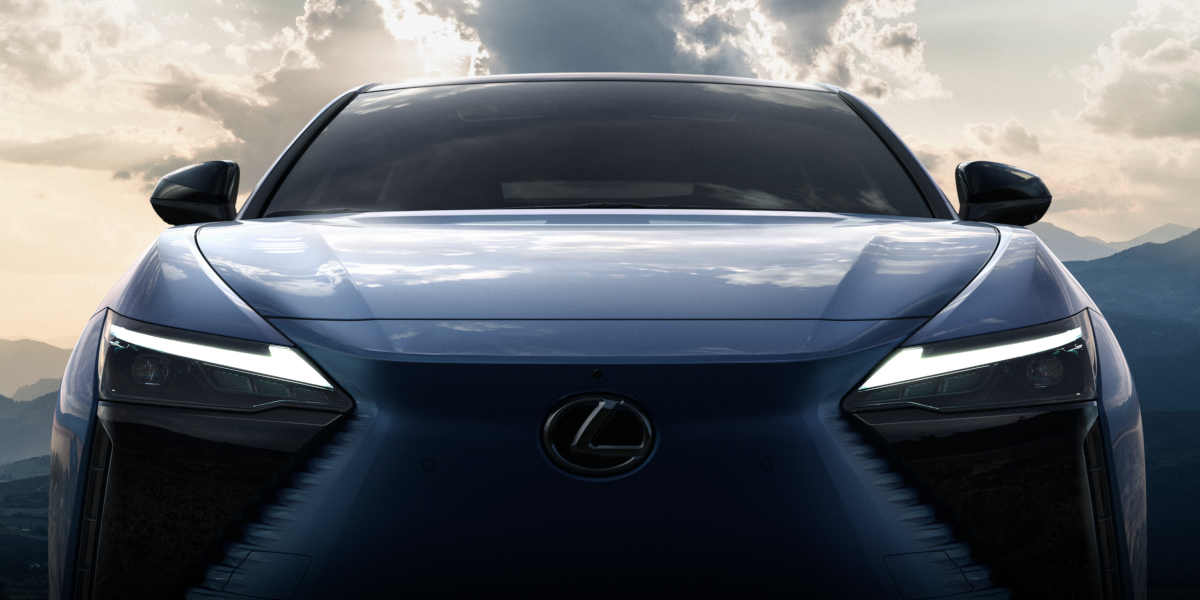 Lexus RZ 450e