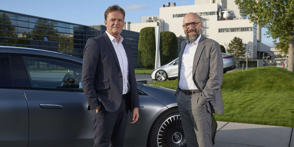Mercedes-Benz unterzeichnet Liefervertrag mit Rock Tech Lithium für Elektro-HochlaufMercedes-Benz signs supply deal with Rock Tech Lithium for EV-ramp up