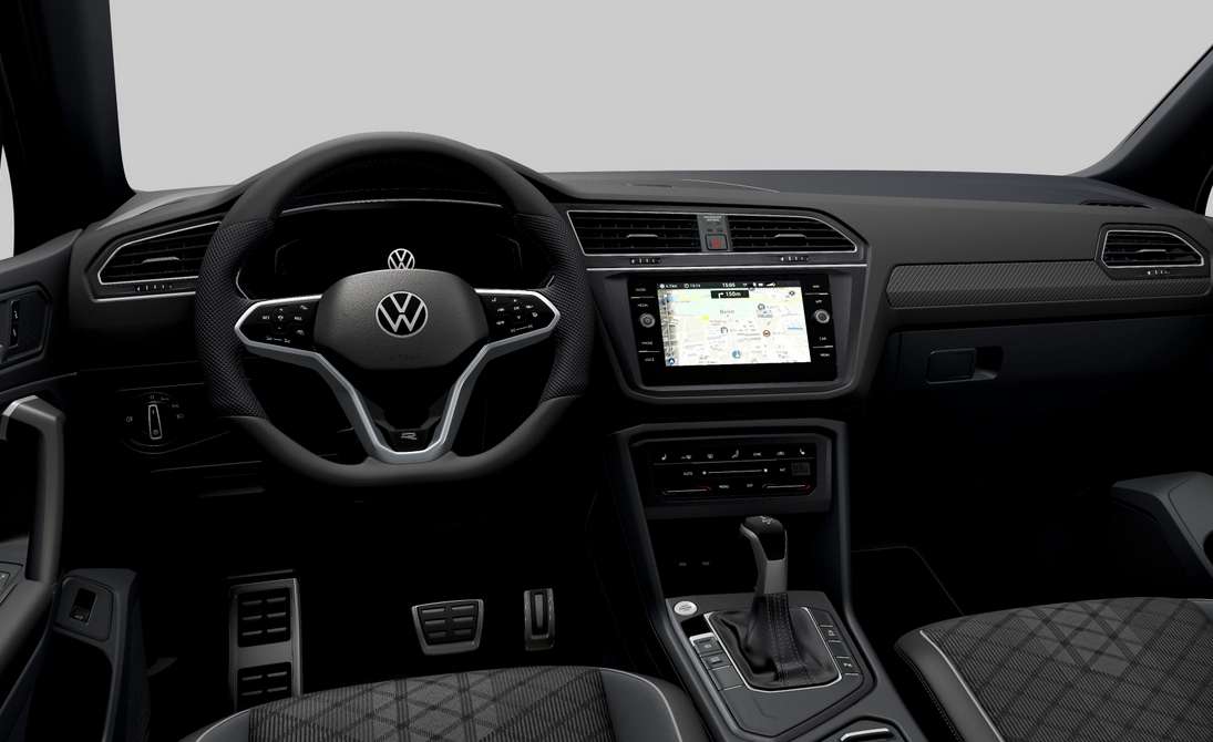 Ansicht des Armaturenbretts eines Volkswagen Tiguan