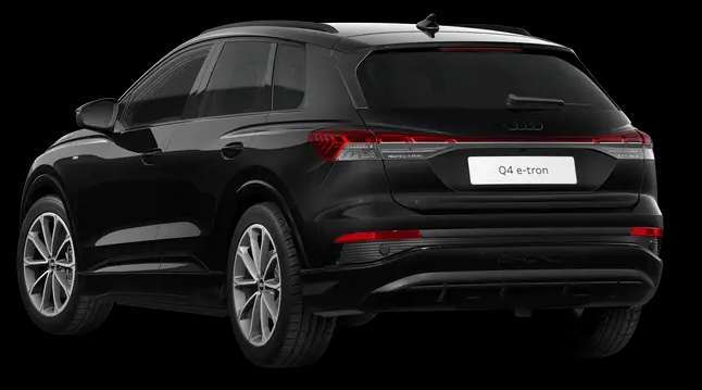 Schräge Heckansicht eines Audi Q4, freigestellt