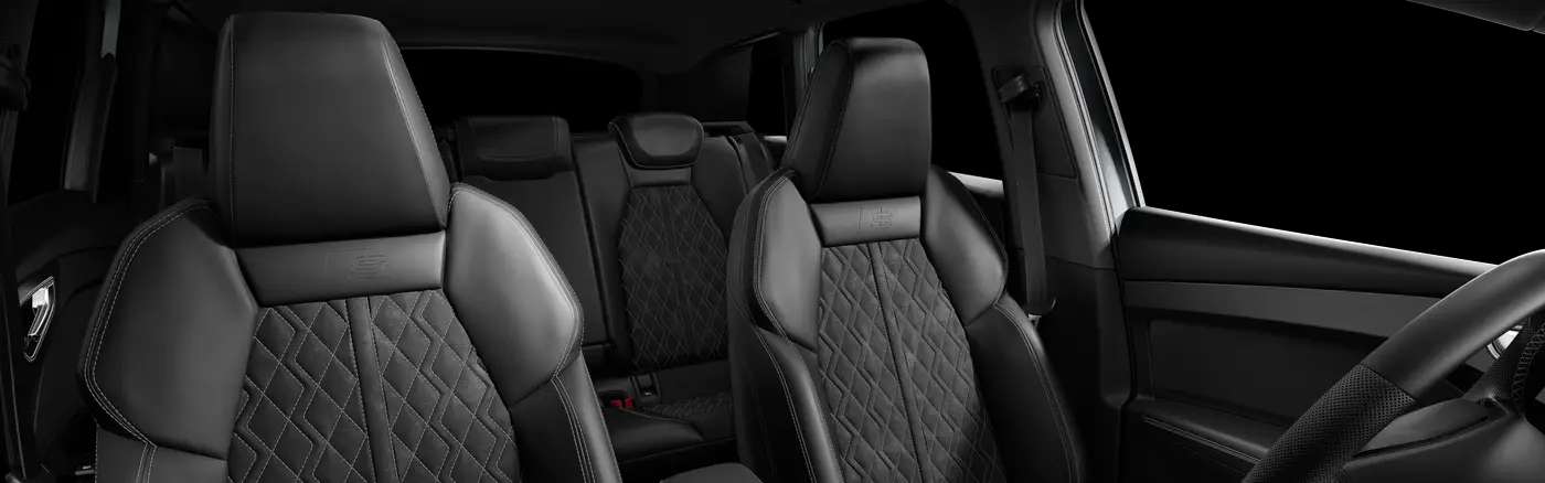 Ansicht der Frontsitze eines Audi Q4