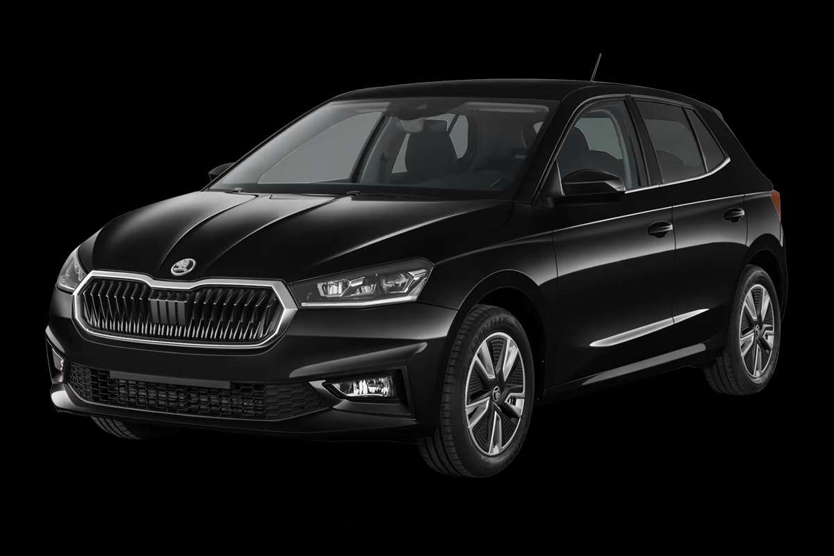 Schräge Frontansicht auf einen Skoda Fabia, freigestellt