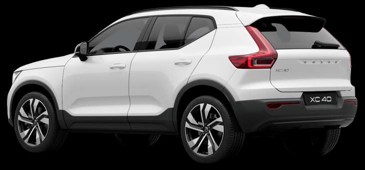 Schräge Heckansicht auf einen Volvo XC40, freigestellt